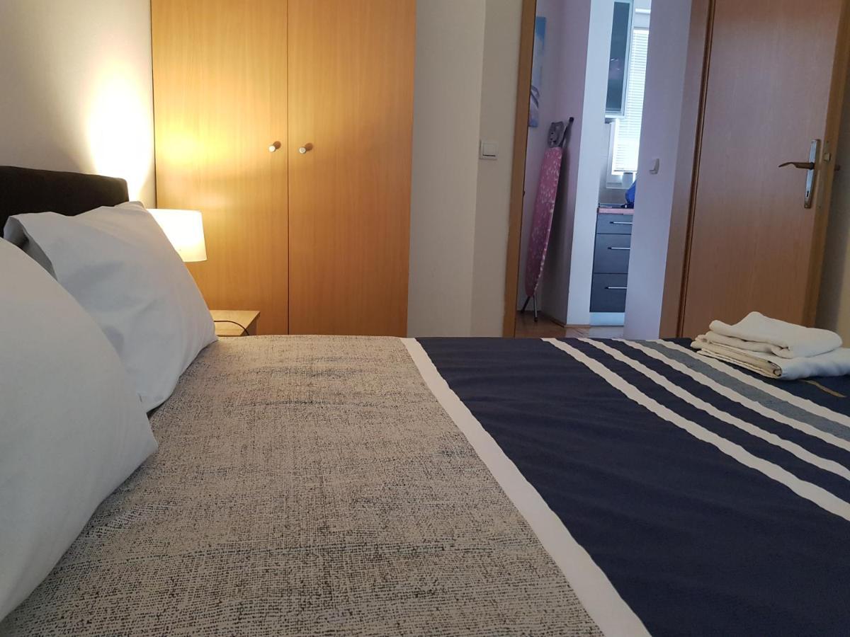 Rajiceva 5- Apartman Sa Prostranom Terasom I Garaznim Mestom 크라구예바츠 외부 사진